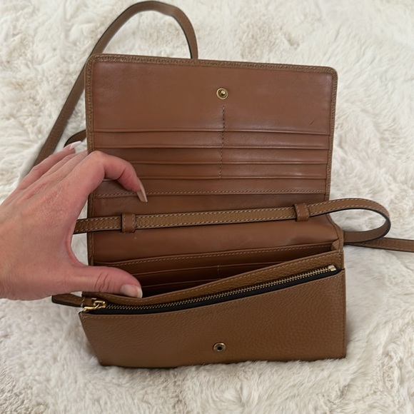 Marc Jacobs tan small crossbody bag - Picture 3 of 3